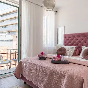 Romantic With Balcony Apartman